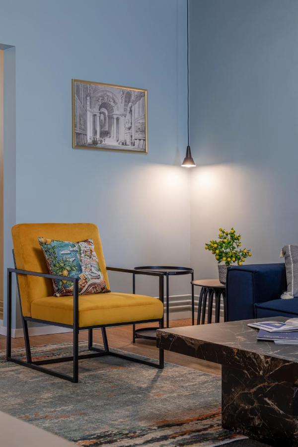 Apartamento Holt - Dolce In Napoli Bucarest Exterior foto